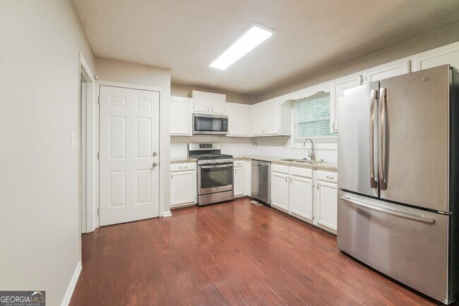 Building Photo - 4061 Wylie Ln