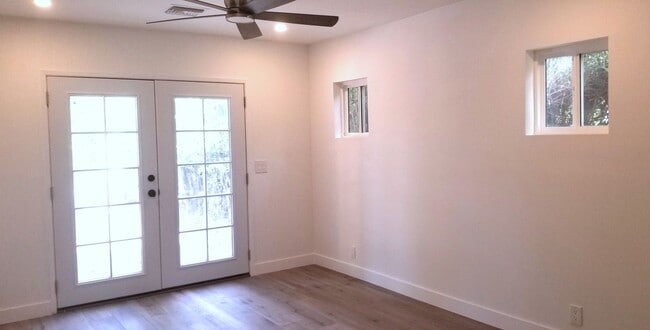 Building Photo - 3 Bedrooms, 2 Baths Remodeled Encino Home ...