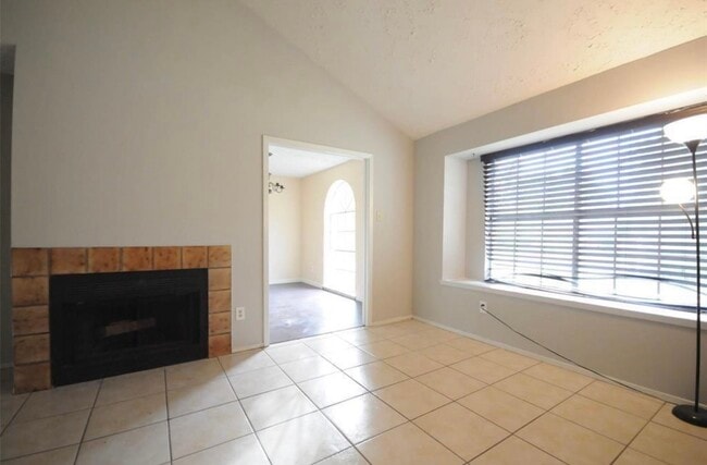 Building Photo - 3727 Meadow Pl Dr