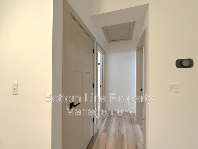 Building Photo - 526 Chestnut St