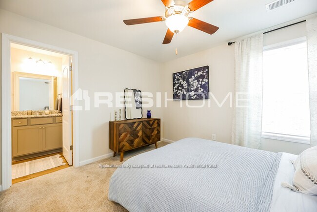 Building Photo - 120 Copperleaf Ln