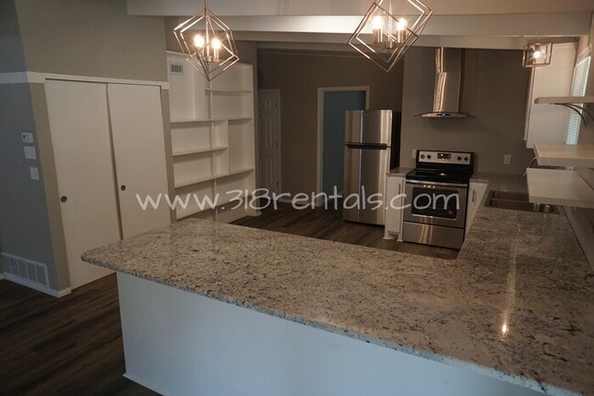 Building Photo - 948 Captain Shreve Dr