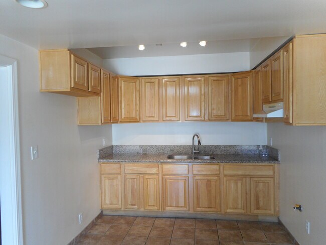 Building Photo - 3032 Walnut Grove Ave