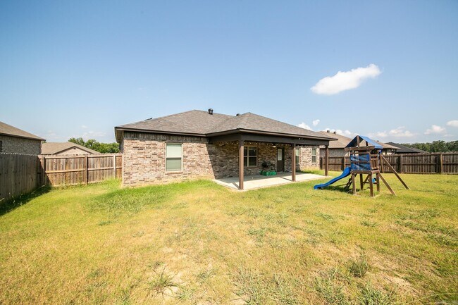 Building Photo - 15 Cimarron Cir