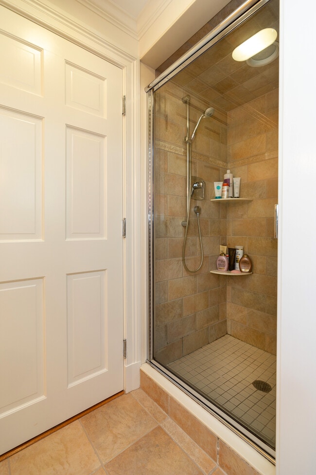 Building Photo - 3 Barclay Sq