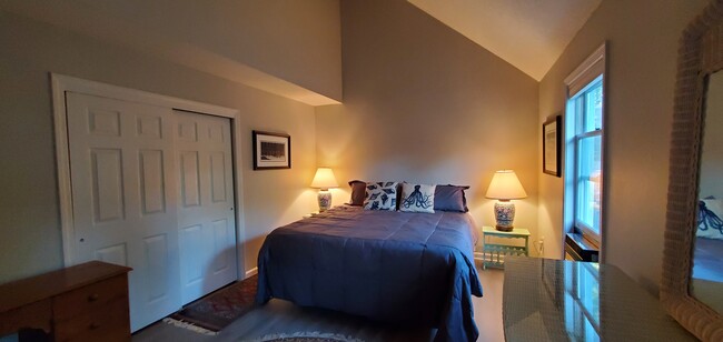 Large master bedroom - 42 Pine Hill Dr