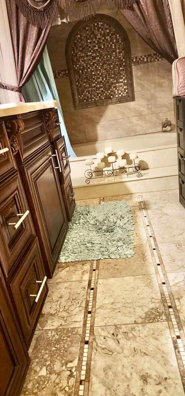 Building Photo - 600 Executive Center Dr