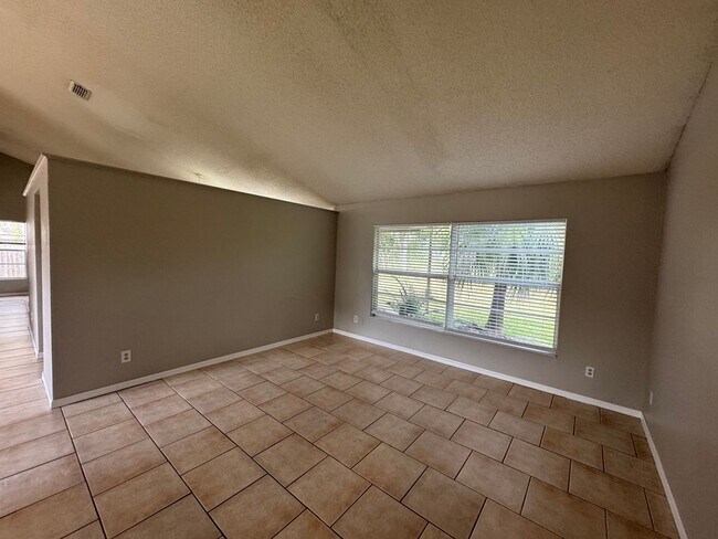 Building Photo - LOVELY 4 bd/2 ba Home in Oviedo!!