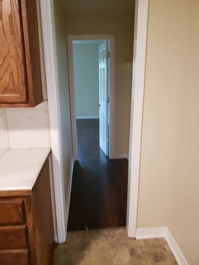 Building Photo - 3 Bedroom Home 2 bath