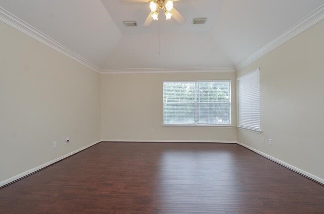 Building Photo - 20735 Fawnbrook Ct