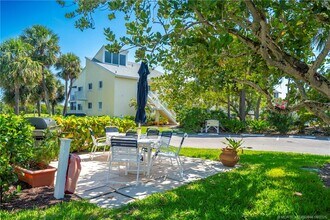 Building Photo - 5564 NE Gulfstream Way
