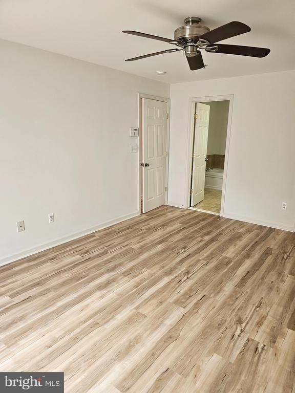 Building Photo - 922 Pine Forest Ln