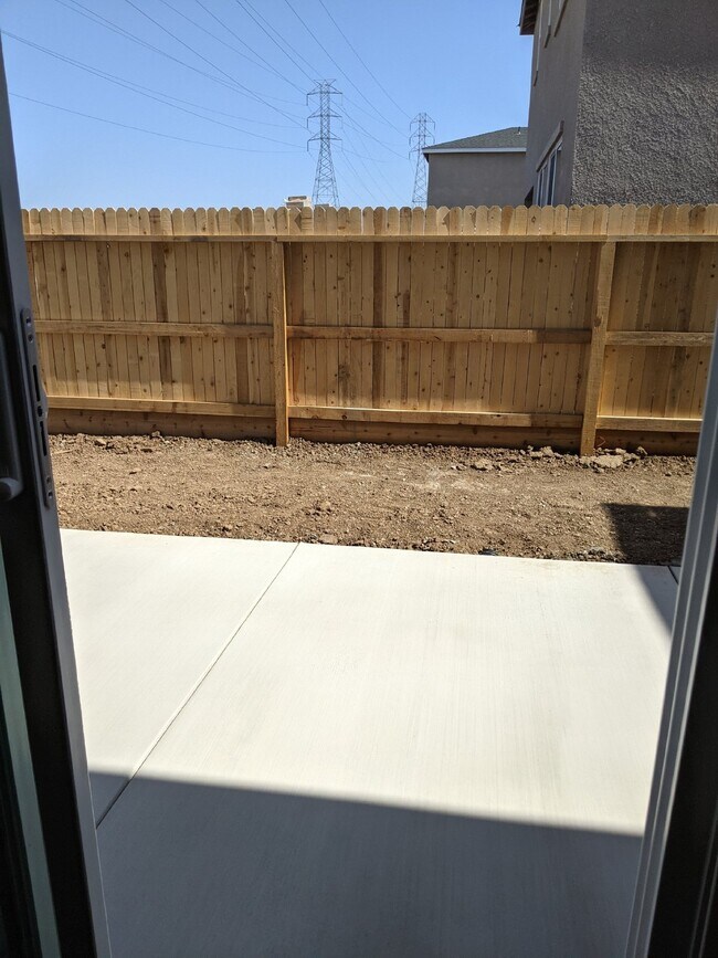 Building Photo - 2473 Pineda Dr