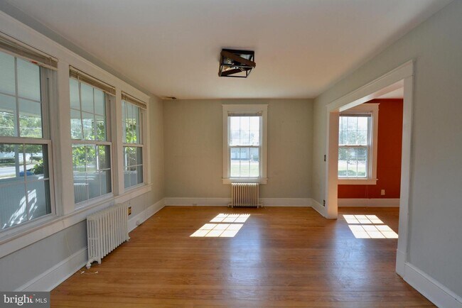 Building Photo - 8609 Oxon Hill Rd