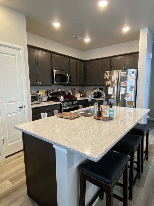 Building Photo - 3 bedroom Wolf Ranch Townhome - Laurel Mou...