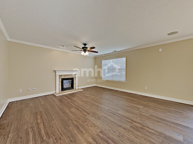 Building Photo - 102 Baker Springs Ln