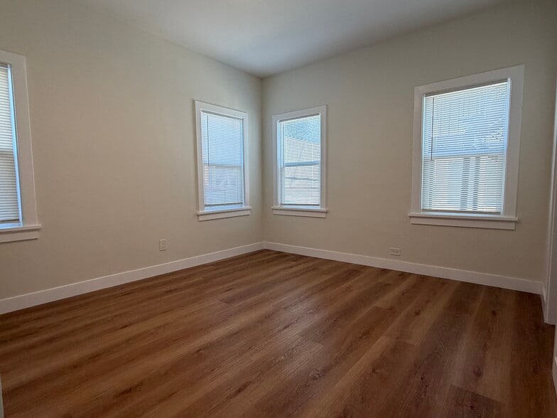 Building Photo - The Madison