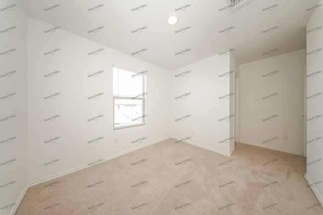 Building Photo - 2000 Wolford Wy