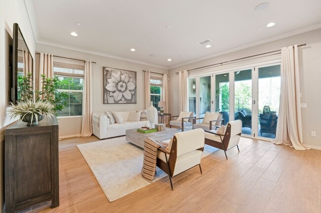 Building Photo - Exceptional Remodeled & Professionally Fur...