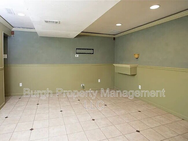Building Photo - 1248 Satellite Cir