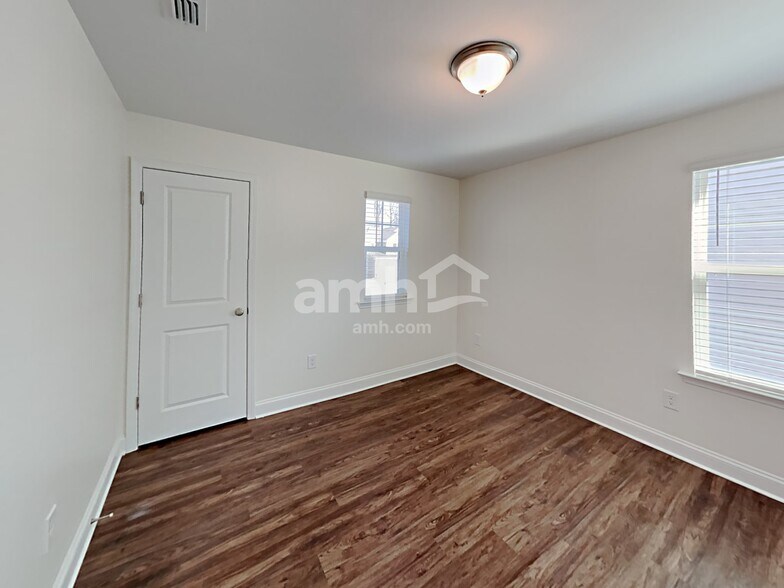 Building Photo - 3235 Brierhill Rd