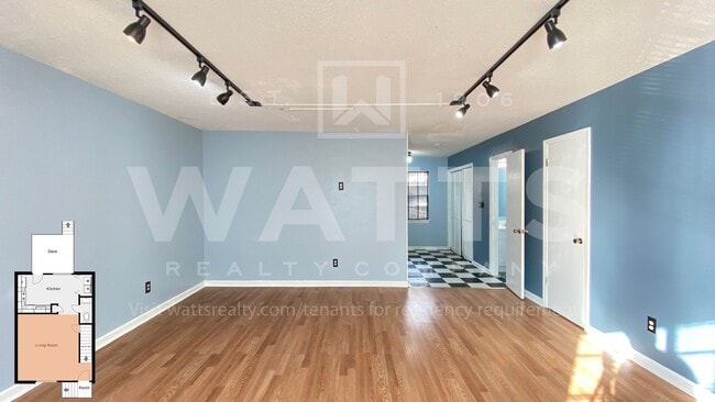 Building Photo - 2 Bedroom Southside Townhouse