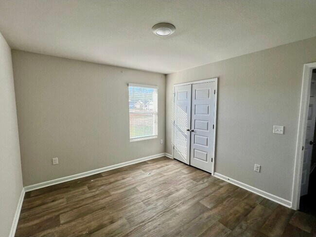 Building Photo - Burnston