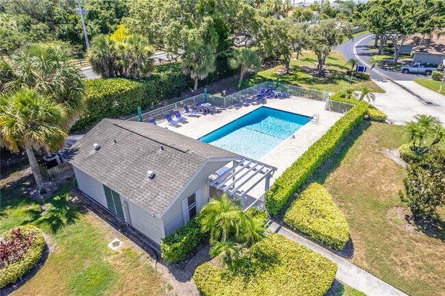 Building Photo - 821 Waterside Dr