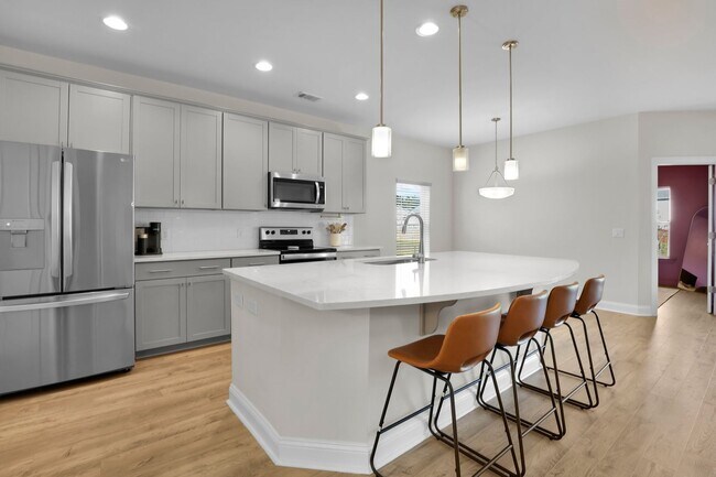 Building Photo - Spacious 5BR/3BA Home with Lagoon View on Quiet Cul-de-Sac!