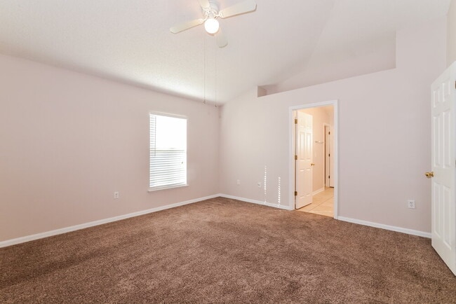 Building Photo - 2328 Kingscrest Cir