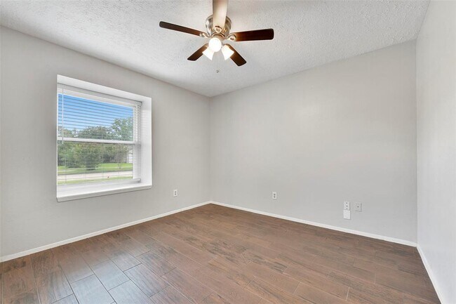 Building Photo - 2502 Ewell Dr