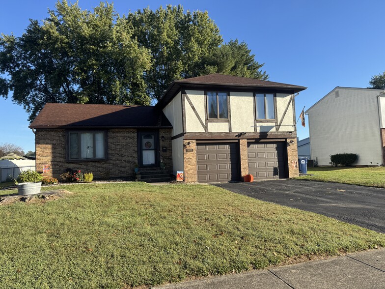 Primary Photo - 1812 Lakeview Dr