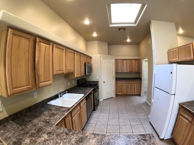 Building Photo - 2210 Dakota Dr