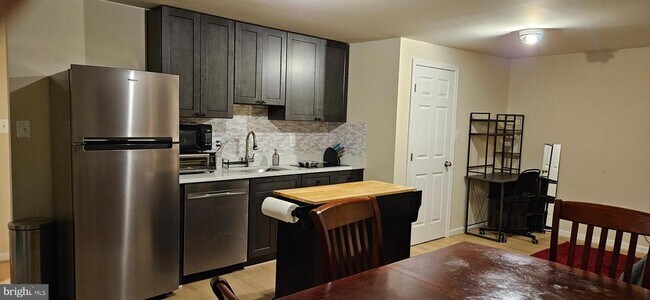 Building Photo - 13107 Hugo Pl