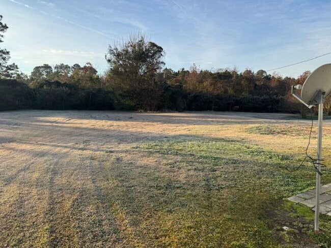 Building Photo - 303 Tall Pine Road