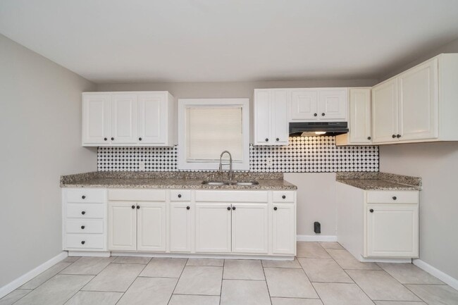 Building Photo - Spacious & Stylish – Fully Renovated 4BR Home Ready for Move-In!