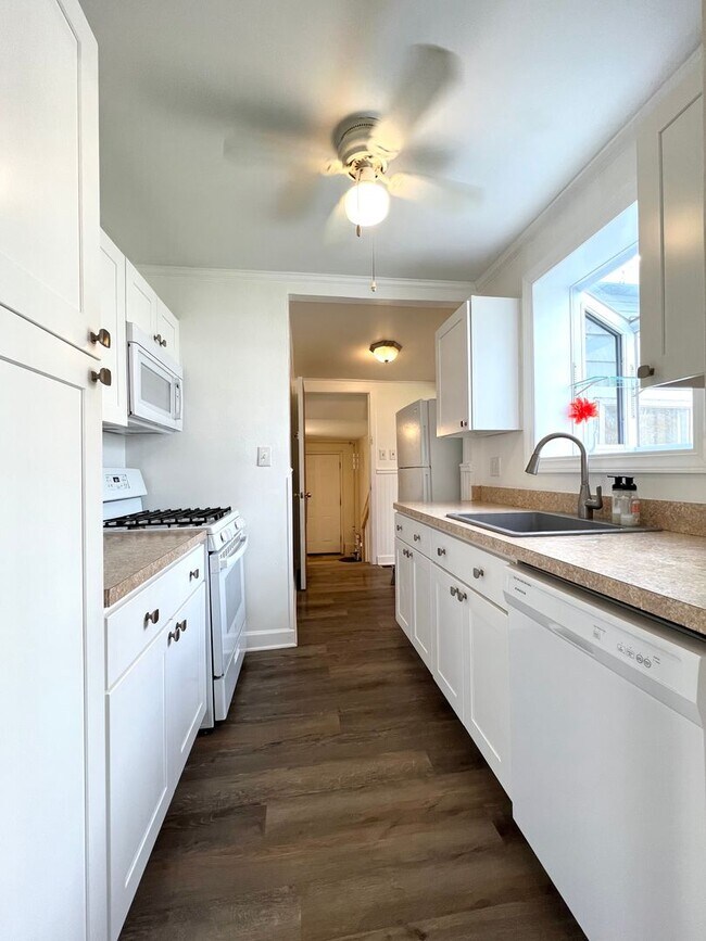 Building Photo - Move-In Ready 3 Bedroom, 1 Bathroom Home in Westland, MI