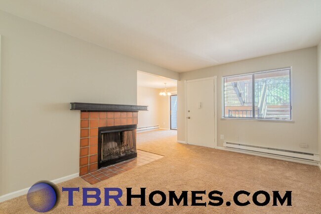 Building Photo - 7855 Barbara Ann Dr