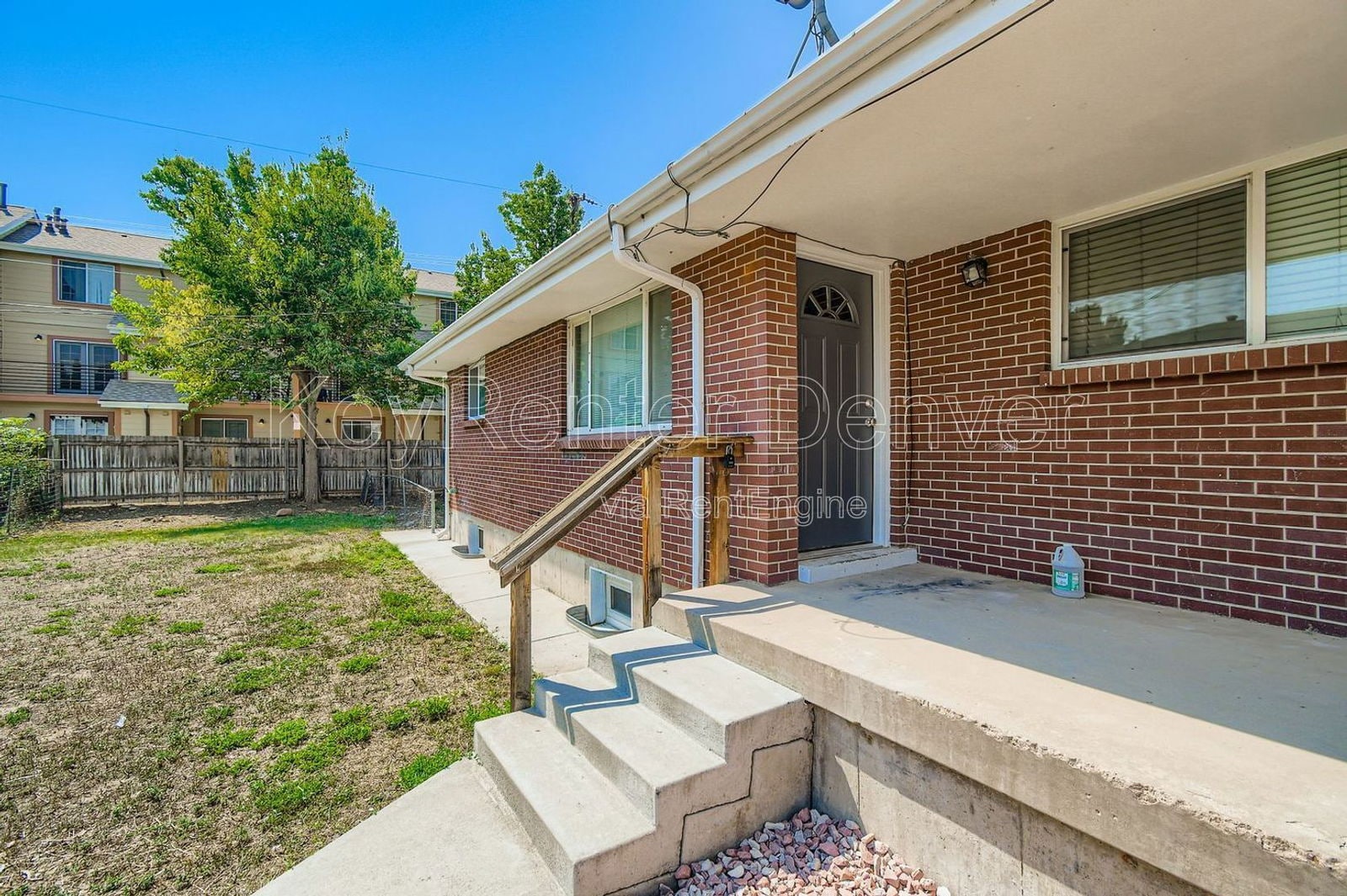 Building Photo - 10922 E 4th Way