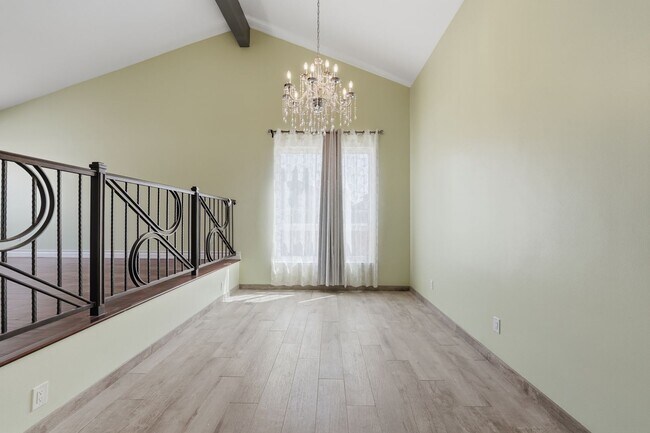 Building Photo - 29142 Bobolink Dr