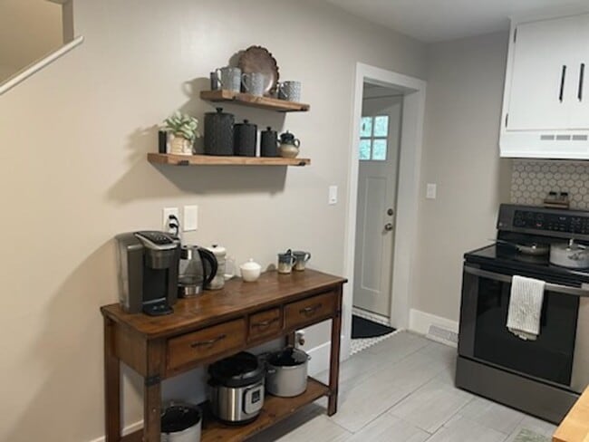 Building Photo - Cozy Cascade Home!