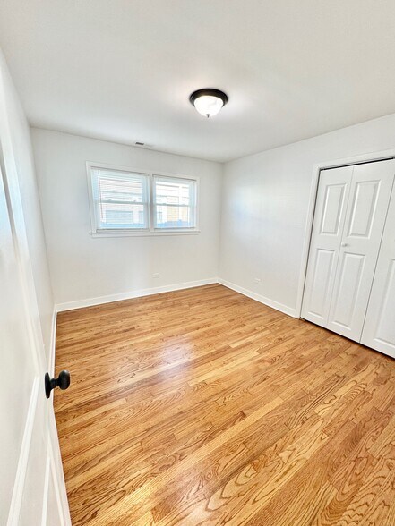 Building Photo - 4816 W Henderson St
