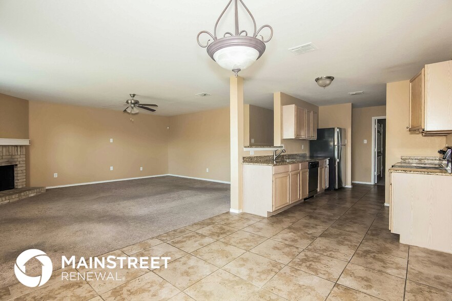 Building Photo - 1044 Cavern Dr