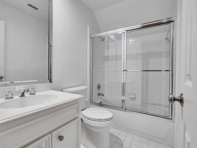 Building Photo - 2525 Nantucket Dr