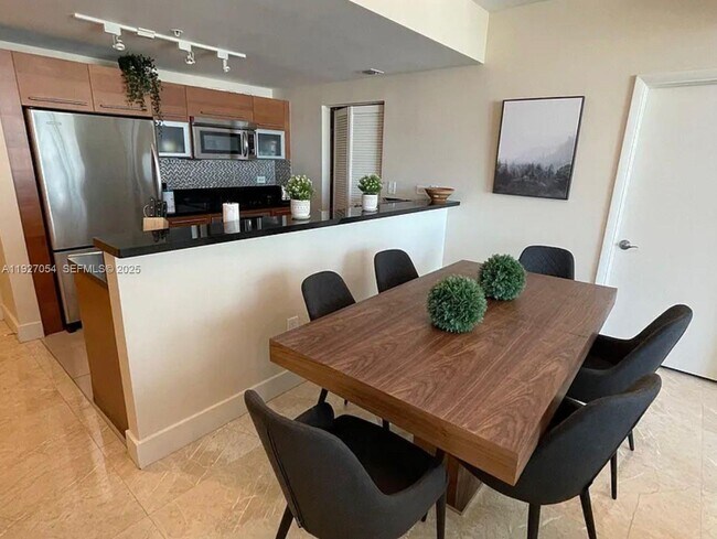 Building Photo - 253 NE 2nd St