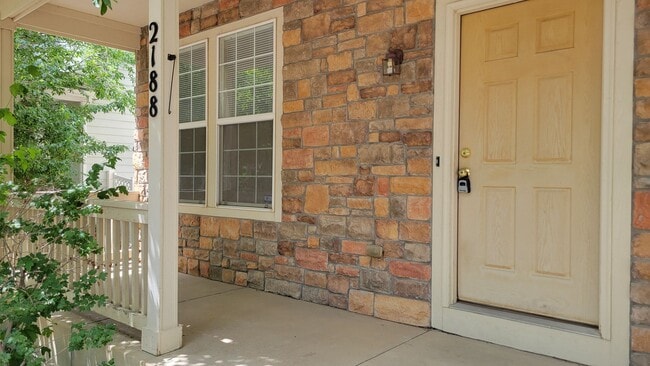 Primary Photo - Single Family 3 Bed, 2.5 Bath Home - Avail...