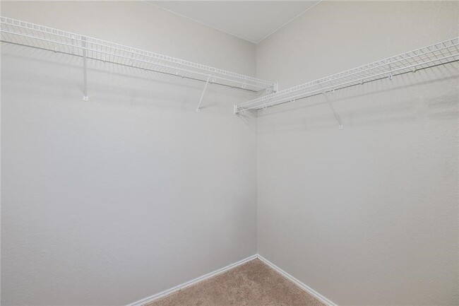 Building Photo - 1617 Diana Dr