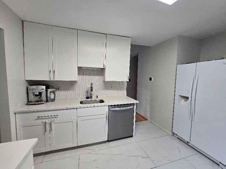 Building Photo - 19517 Tiber Ct