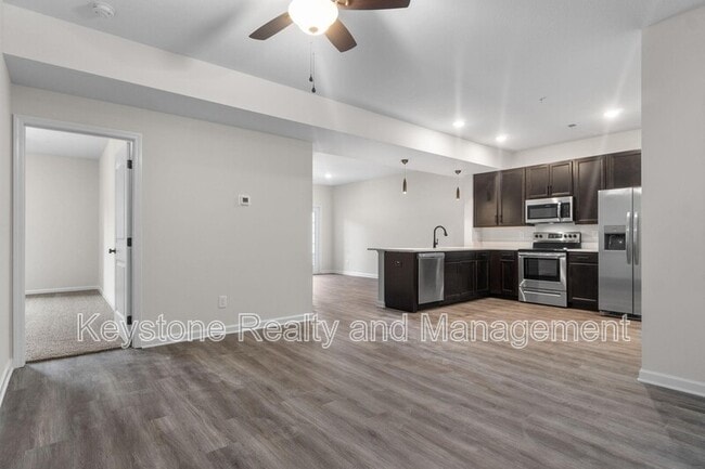 Building Photo - 109-B-109 E Johnson Cir