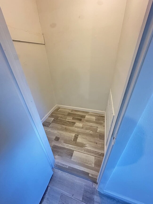 Building Photo - 600 W Mimosa St